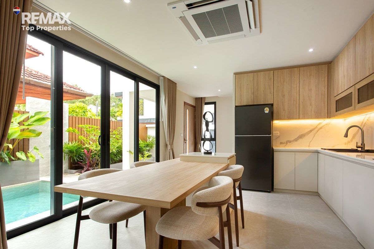 Modern Family Villa with Pool Minutes from Oak Meadow School, Chalong 7