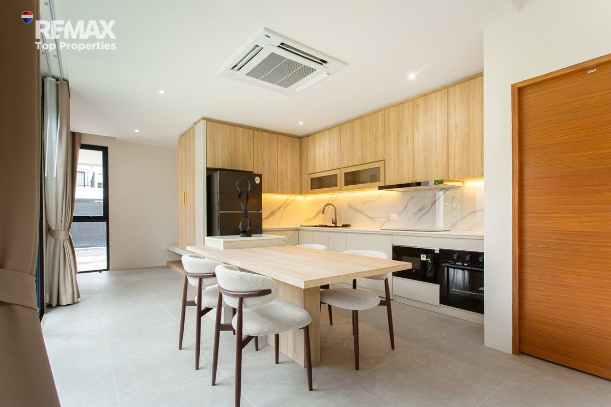 Modern Family Villa with Pool Minutes from Oak Meadow School, Chalong 8