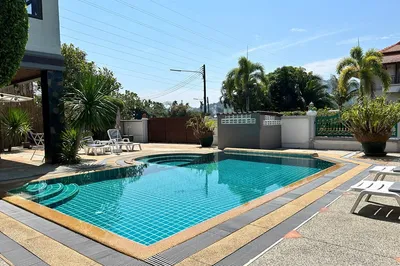 spacious-two-level-house-with-stunning-views-near-phuket-country-club-and-loch-palm-golf-course-920081021-115