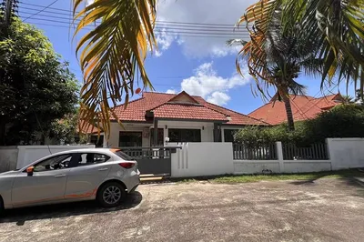 charming-detached-house-in-phuket-serene-spacious-and-secure-920081022-3