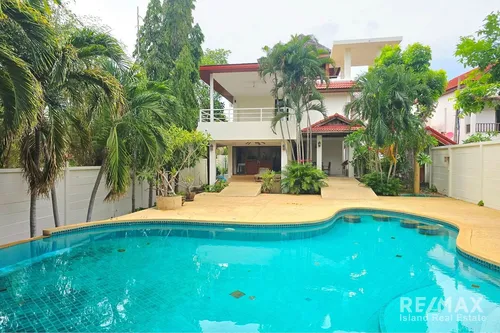 walk-to-beach-pool-villa-with-sea-view-rooftop-near-big-buddha-rs018-345