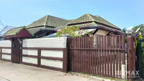 renovation-opportunity-walking-distance-to-fishermans-village-lm087-41