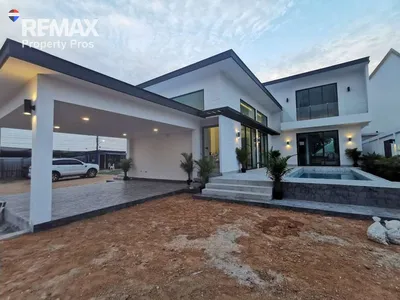 live-the-lifetime-luxury-920311004-1955