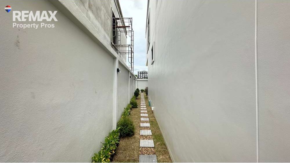  Image 8