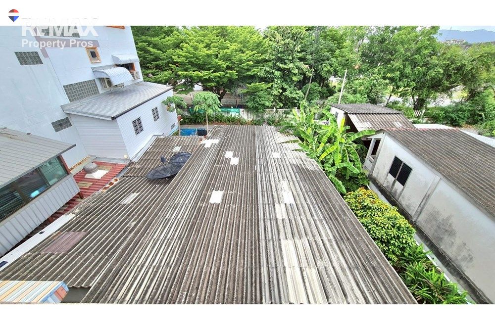  Image 7