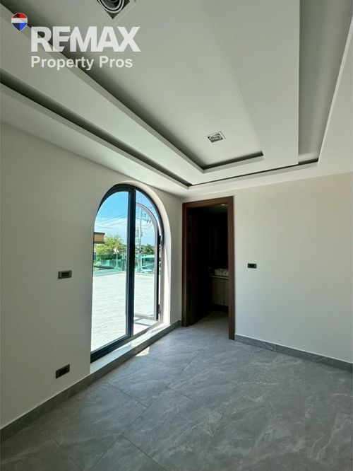  Image 9