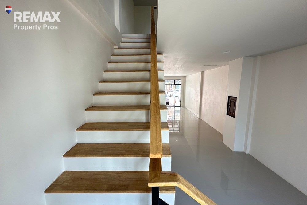  Image 6