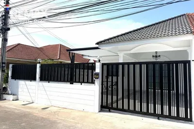 twin-house-with-single-house-atmosphere-920311028-258
