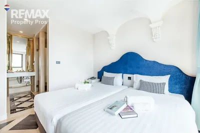 luxurious-espana-condo-prime-pattaya-living-pool-view-920311043-23