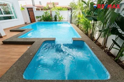 stunning-2-storey-pool-villa-for-sale-920471004-469