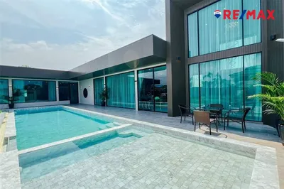 luxury-pool-villa-for-sale-920471004-479