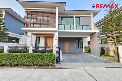 stunning-2-storey-detached-house-in-huai-yai-pattaya-with-modern-design-920471004-700