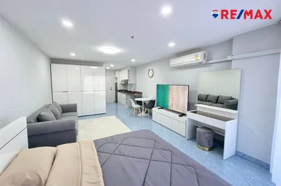 stylish-newly-renovated-1-bedroom-condo-in-view-talay-2-b-your-dream-home-awaits-920471004-897