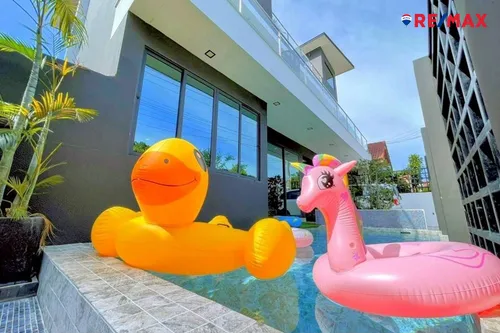 modern-5-bed-pool-villa-near-thepprasit-market-for-sale-920471004-902