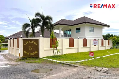 stunning-newly-renovated-5-bedroom-detached-house-with-expansive-lot-and-inviting-pool-920471006-153