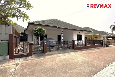 sp4-village-charming-3-bedroom-home-for-sale-920471006-154