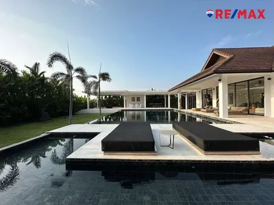 amazing-stylish-4-bedroom-pool-villa-in-huay-yai-920471009-128