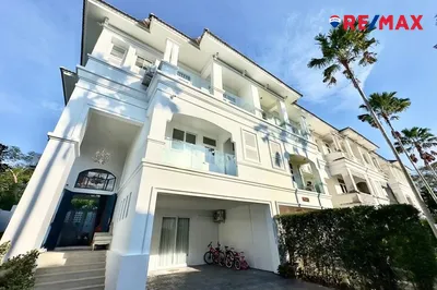 stunning-5-bedroom-villa-with-pool-steps-from-the-beach-in-na-jomtien-920471009-155