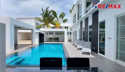 modern-5-bedroom-pool-villa-near-the-beach-920471009-60