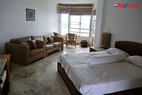 spacious-studio-apartment-with-sea-view-920471016-86