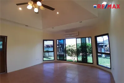 spacious-3-bedroom-2-bathroom-home-in-sp4-village-920471017-129