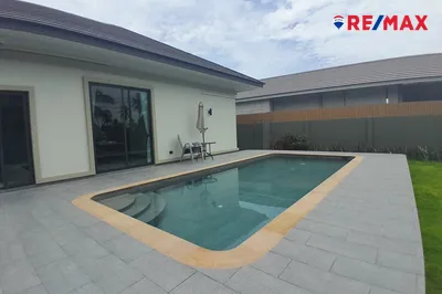 private-pool-villa-with-lush-garden-in-amarin-pool-villa-920471017-317
