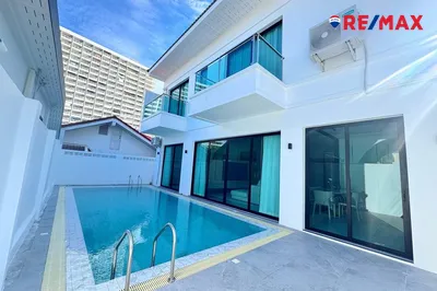 luxury-2-story-villa-for-sale-located-near-jomtien-beach-920471017-353