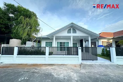 single-story-townhouse-for-sale-in-ek-mongkol-village-1-920471017-379