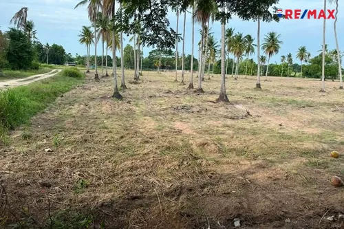 sale-land-plot-measuring-16-rai-1-ngan-80-sqwah-huai-yai-920471017-634