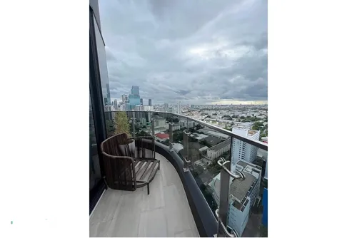 modern-2br-condo-in-central-bangkok-urban-oasis-living-welistai-346