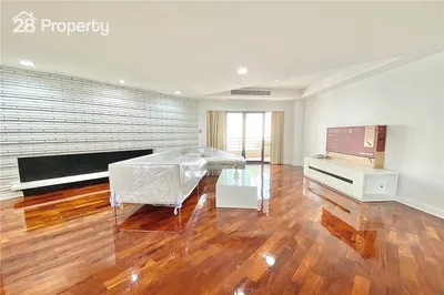 for-rent-250sqm-3br-low-rise-condo-in-prime-location-or-pet-friendly-or-walk-to-bts-28p-901