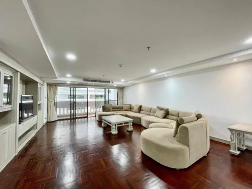 spacious-and-renovated-3-bedrooms-in-thonglor-ak179