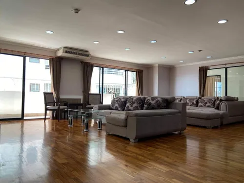 3-spacious-renovated-bedroom-for-rent-in-ekamai-ak194