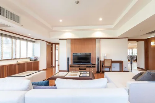 4-spacious-bedroom-for-rent-near-bts-asoke-ak242