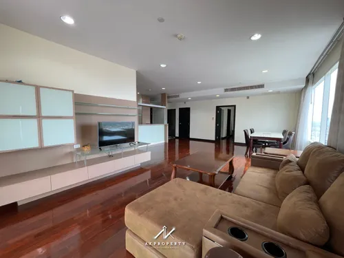 classic-3-bedrooms-for-sale-closed-to-bts-phrom-phong-and-benchasiri-park-ak387