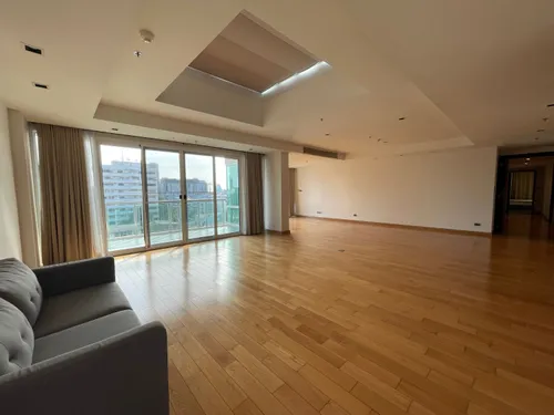modern-pet-friendly-4-bedrooms-unit-for-sale-closed-to-bts-promphong-ak395