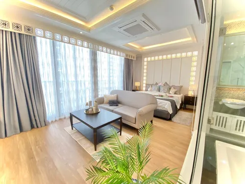luxury-and-modern-style-rare-unit-for-rent-near-bts-promphong-ak436