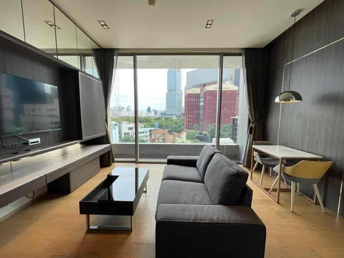 spacious-and-luxurious-1-bedroom-1-bathroom-condo-for-rent-near-silom-at-saladaeng-one-ak529