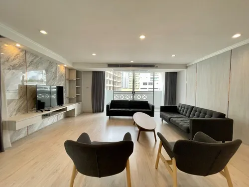 4-bedrooms-for-rent-near-bts-prompong-ak553