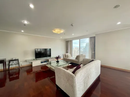 refurbished-pet-friendly-3-bedrooms-for-rent-closed-to-bts-promphong-ak590