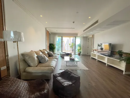 spacious-modern-4-bedrooms-penthouse-near-bts-asoke-and-bts-promphong-ak610