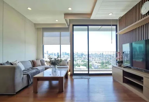 luxurious-and-spacious-4-bedrooms-4-bathrooms-near-sathorn-at-parco-condominium-ak617