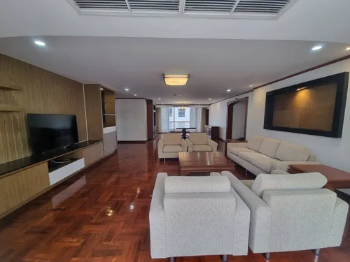 pet-friendly-3-bedrooms-closed-to-bts-promphong-and-benchasiri-park-ak63