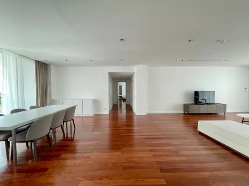 spacious-pet-friendly-4-bedrooms-for-rent-in-ekamai-with-private-garden-ak630