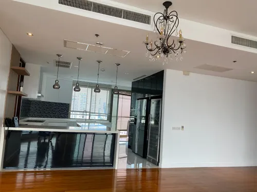 unfurnished-4-bedrooms-for-rent-closed-to-bts-asoke-ak642