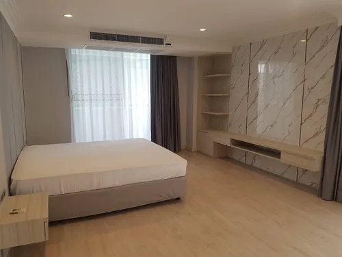 modern-spacious-renovated-4-bedrooms-for-rent-closed-to-bts-asoke-and-pet-friendly-ak661