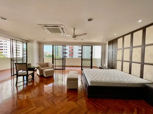 pet-friendly-3-bedrooms-apartment-for-rent-closed-to-bts-asoke-ak86