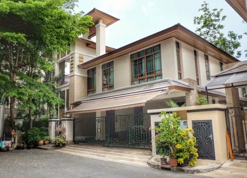 luxury-single-detached-house-for-rent-closed-to-bts-phra-khanong-and-bts-ekamai-ak94