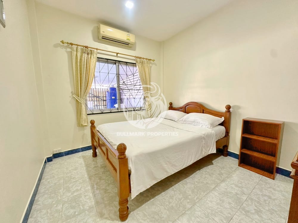 2-bedroom-house-for-rent-in-eakmongkol-village-4-east-pattaya-with-city-views-bmh1877