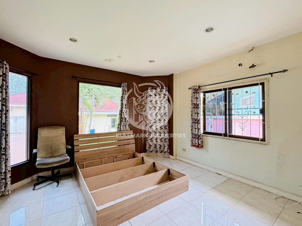 renovation-opportunity-pool-villa-on-948-sqm-land-for-sale-bmh1880